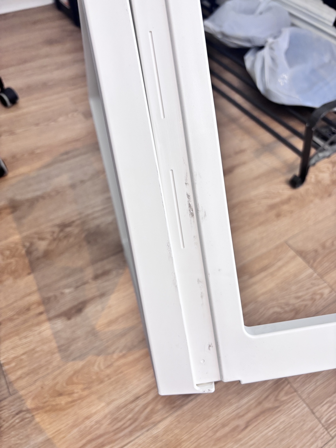 White Foldable Table(on bed ?) - photo 5