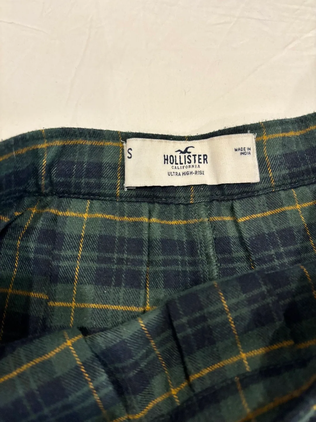 Hollister Ultra High-Rise Pleated Plaid Skirt - Size Small image indicator(2)