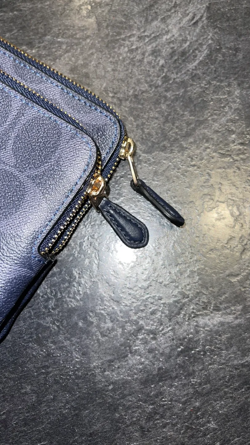 Coach Double Zip Wallet in Signature Canvas - Gold/Denim Multi image indicator(6)