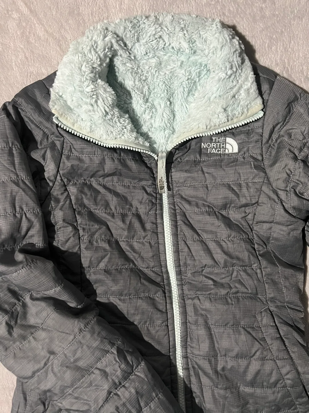 The North Face Reversible Girls' Jacket - Size M image indicator(2)