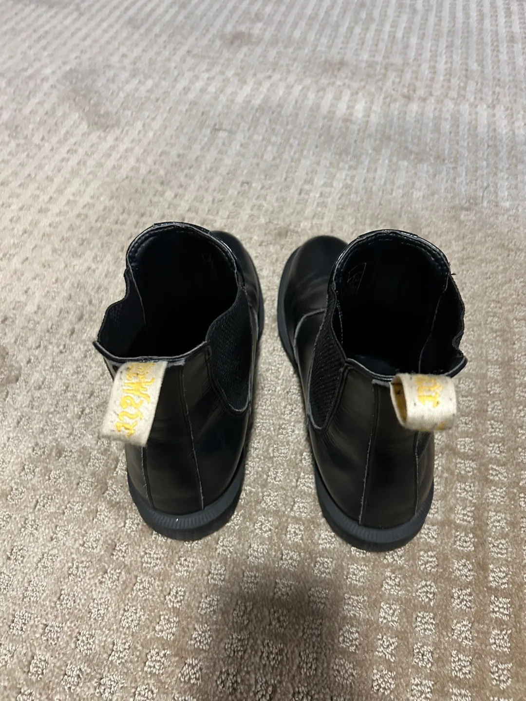 Dr Martens Vegan Flora. Size 9 image indicator(6)