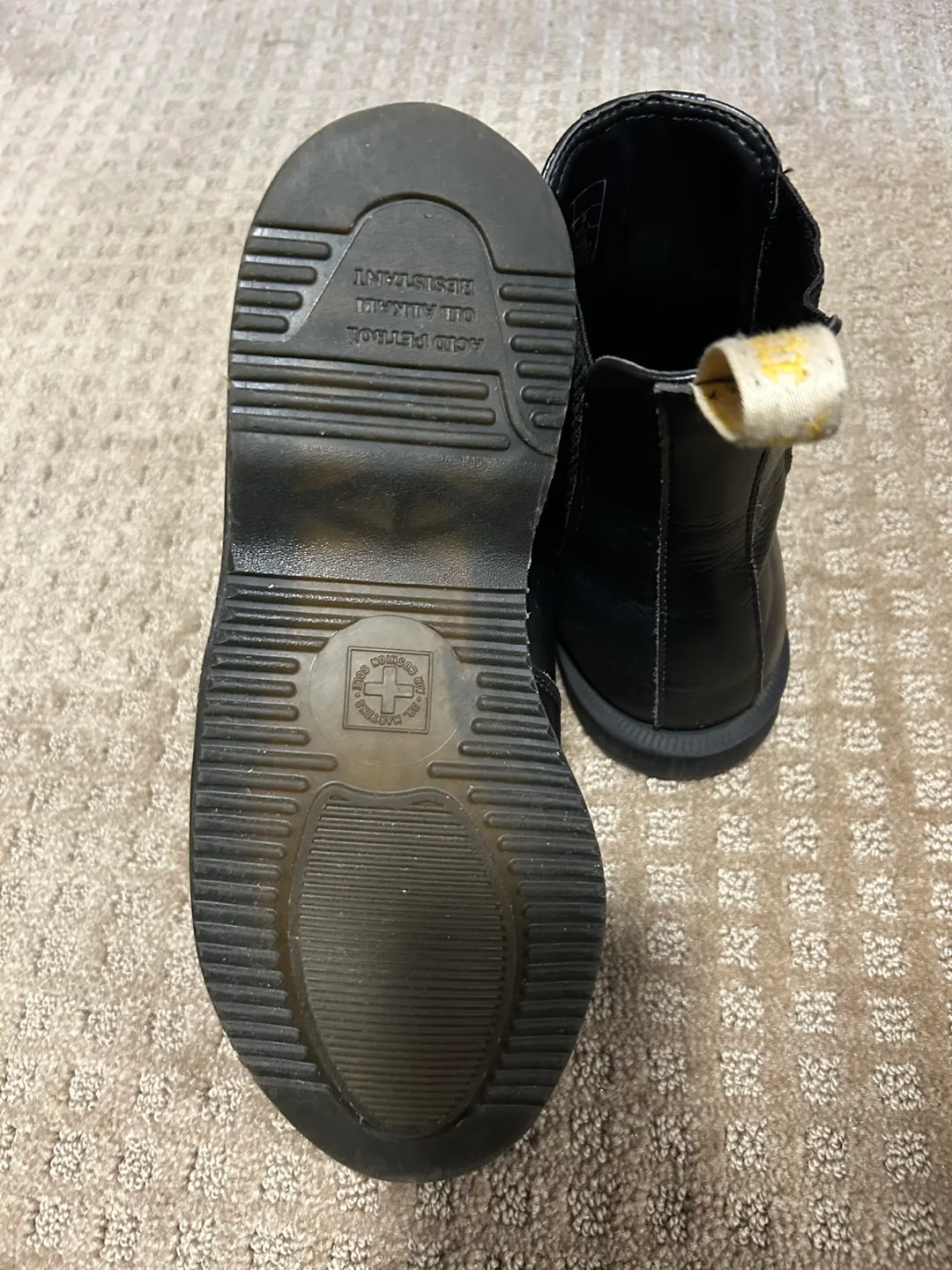 Dr Martens Vegan Flora. Size 9 image indicator(7)