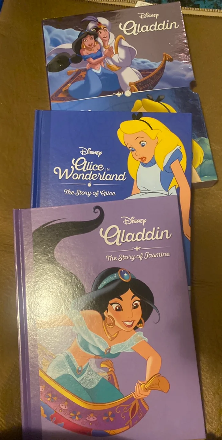 Disney Aladdin & Alice in Wonderland Storybook Collection image indicator(3)