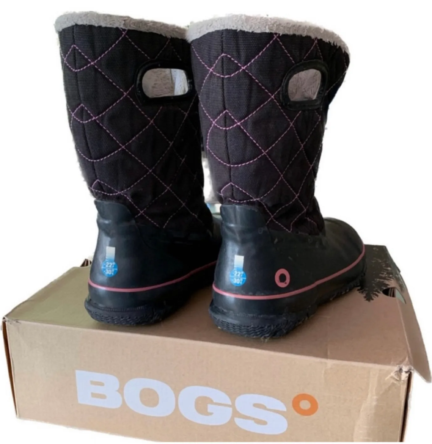 Bogs Kids Snow Winter Boots Size 4 image indicator(3)