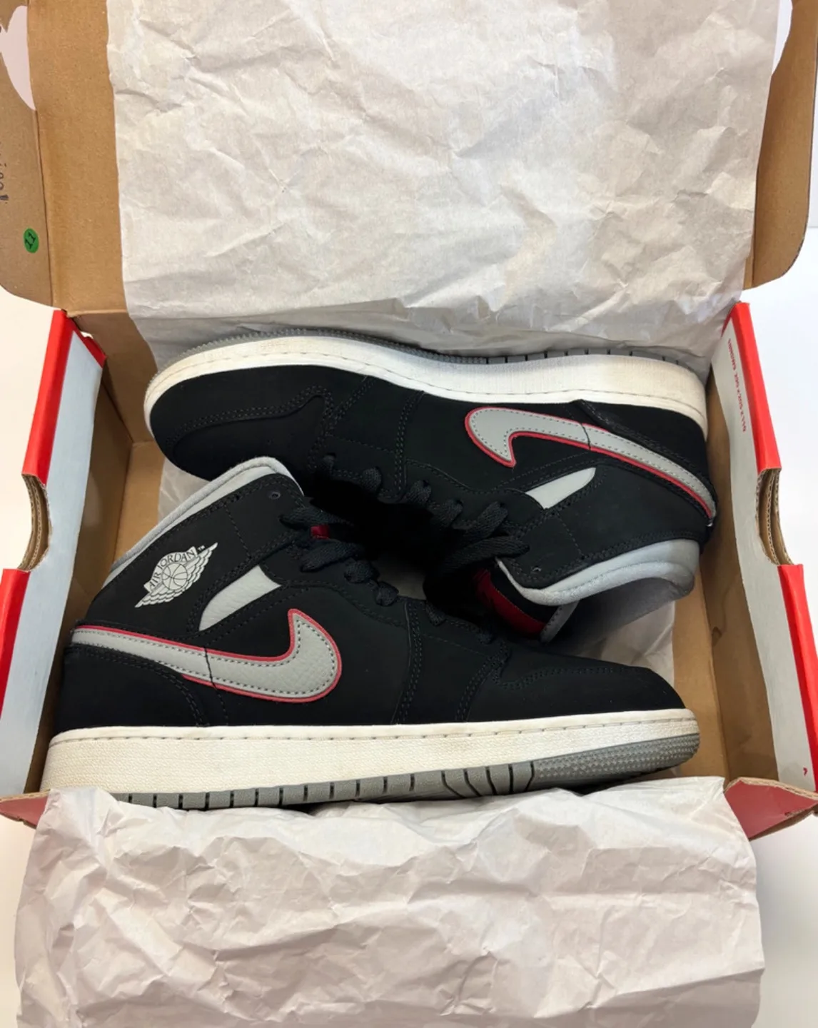 Air Jordan 1 Mid Black and Particle Grey image indicator(8)