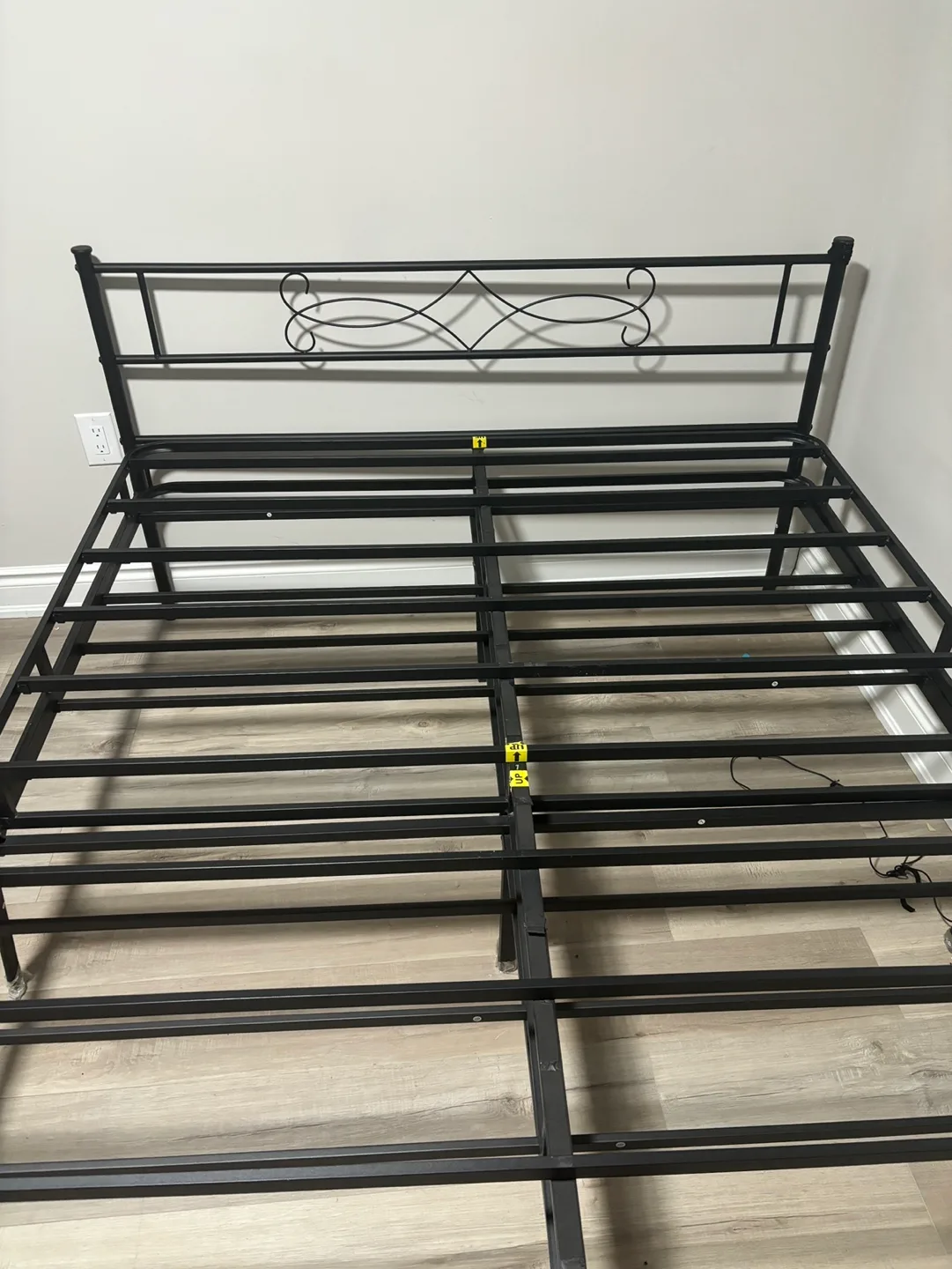 Queen Metal Bed Frame image indicator(3)