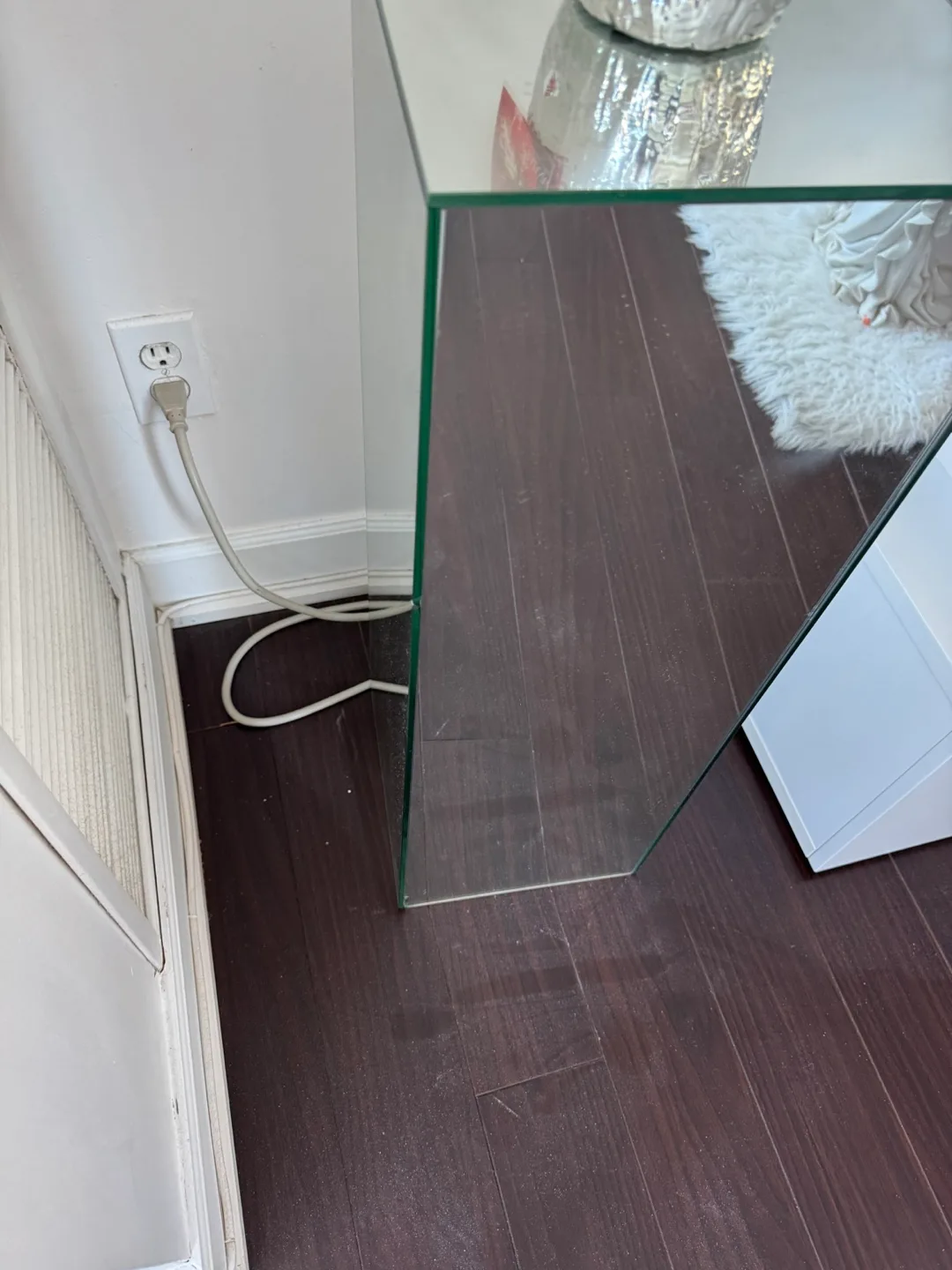 Mirrored Pedestal Stand image indicator(6)