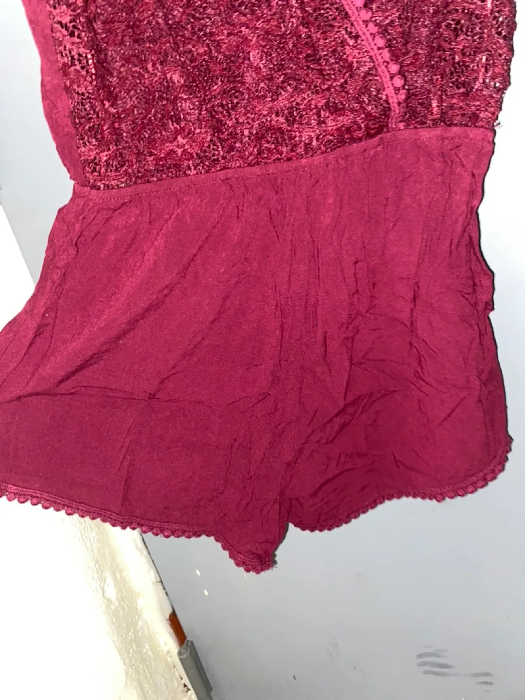 Burgundy Lace Romper image indicator(3)