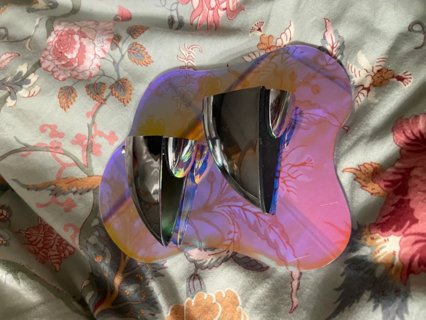 Adjustable wall-mounted chrome shelf brackets image indicator(2)