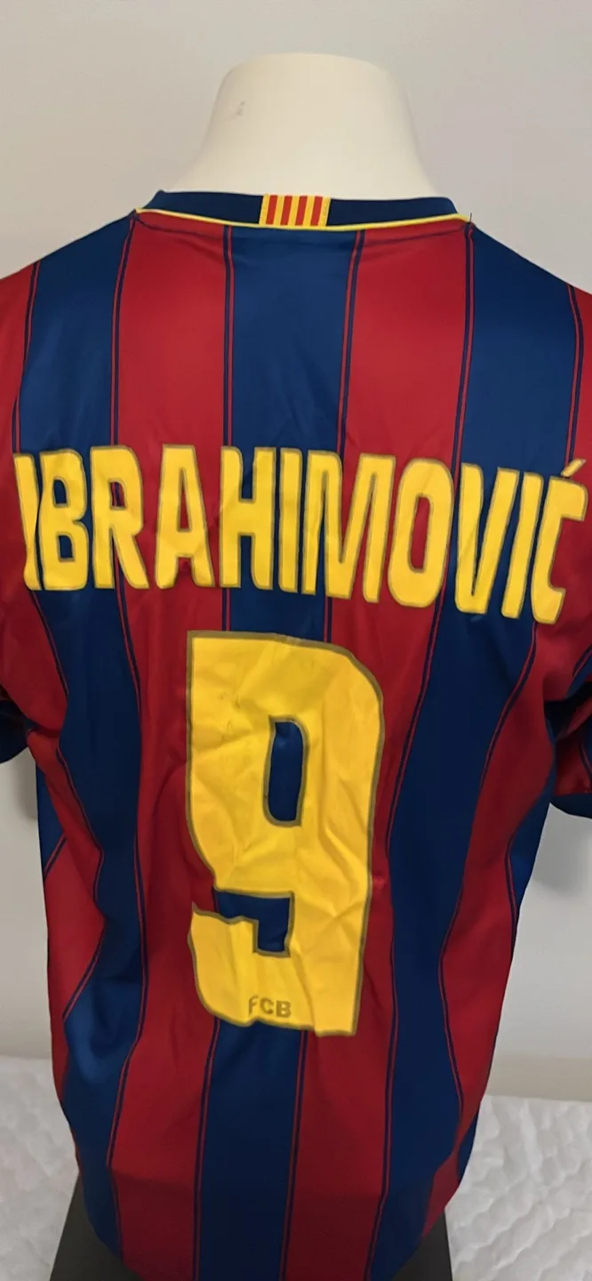 FC Barcelona Ibrahimović #9 Jersey image indicator(5)