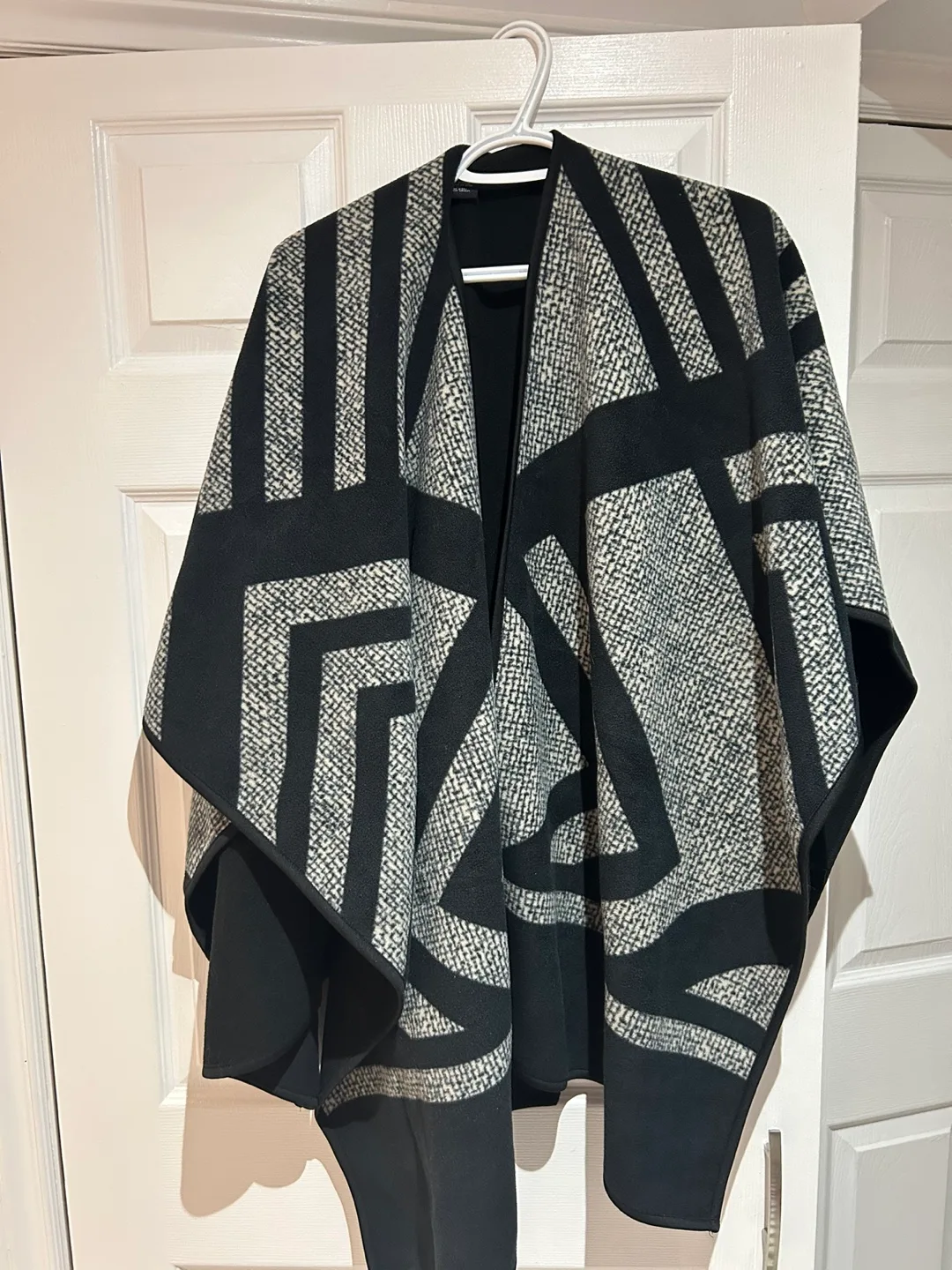 Black and White Geometric Fleece Poncho thumbnail