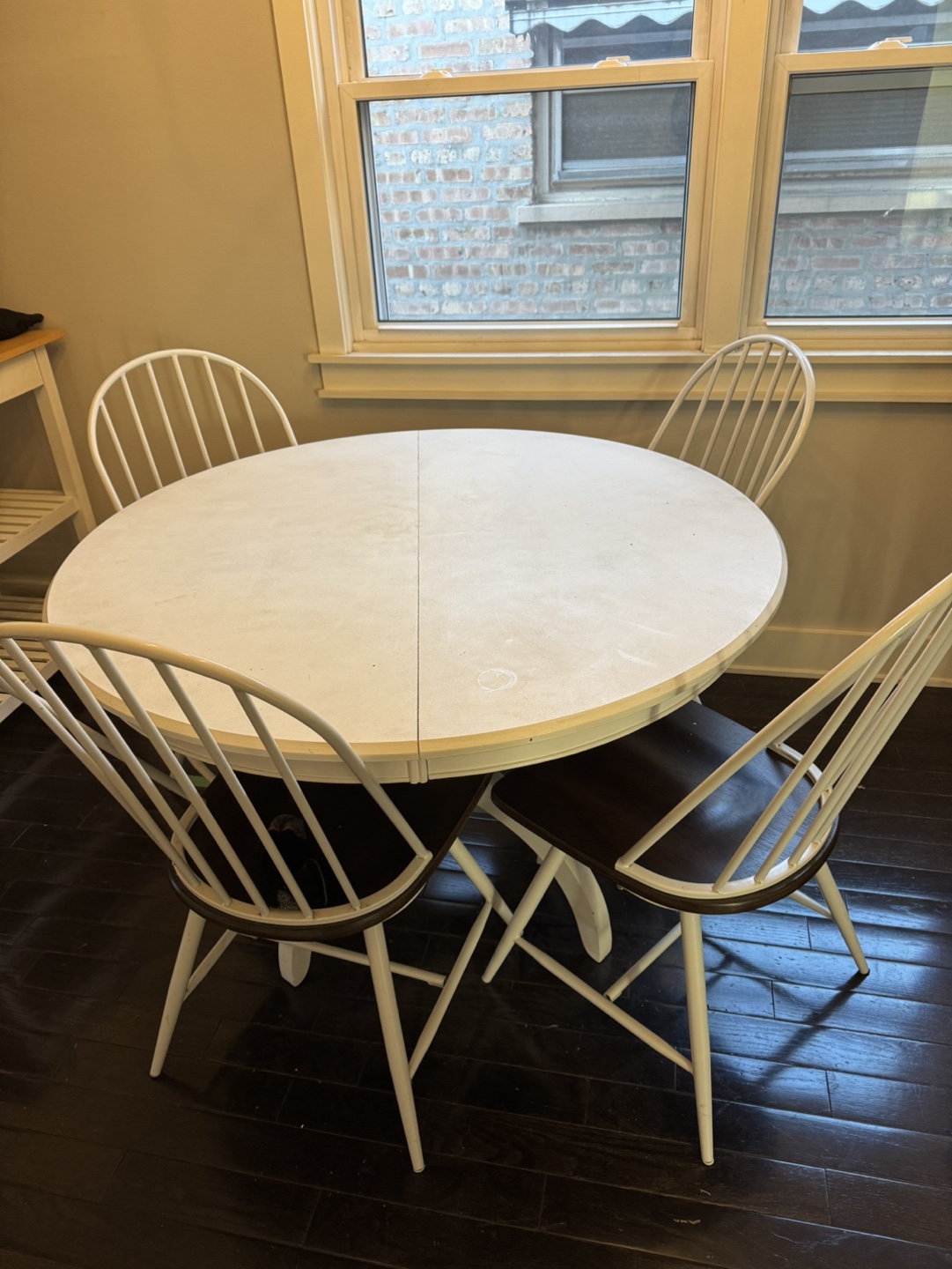 White Round Table and Four Chairs Set - photo 3