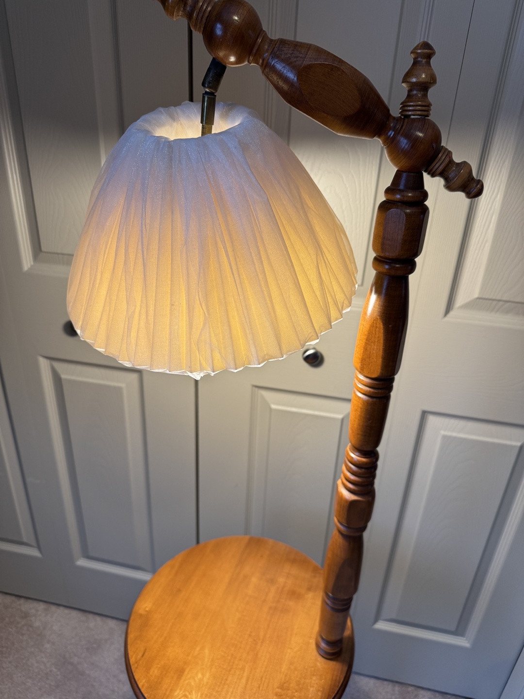 Vintage Wooden Floor Lamp with Side Table - photo 5