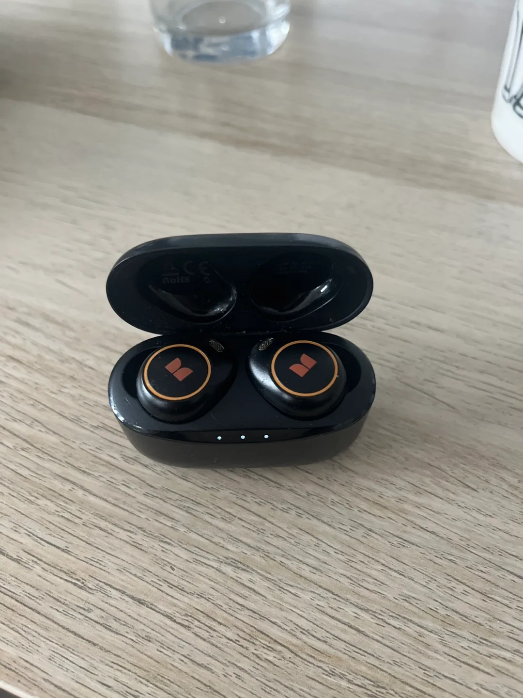 Monster Achieve 300 AirLinks Wireless Earbuds thumbnail