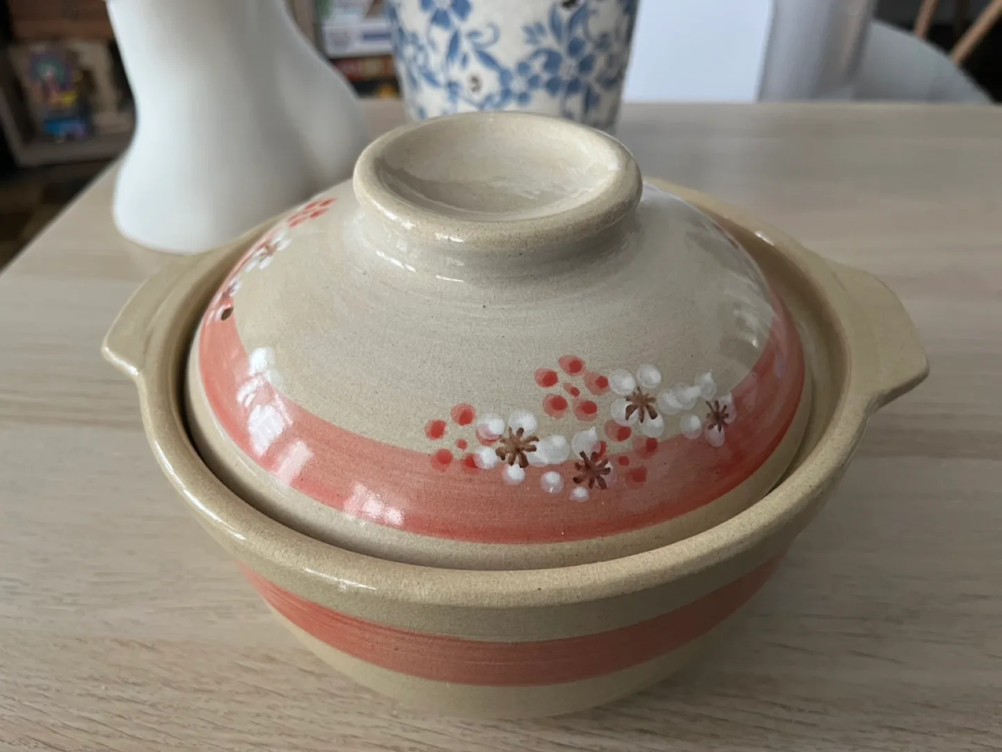 Japanese-style ceramic pot with lid thumbnail