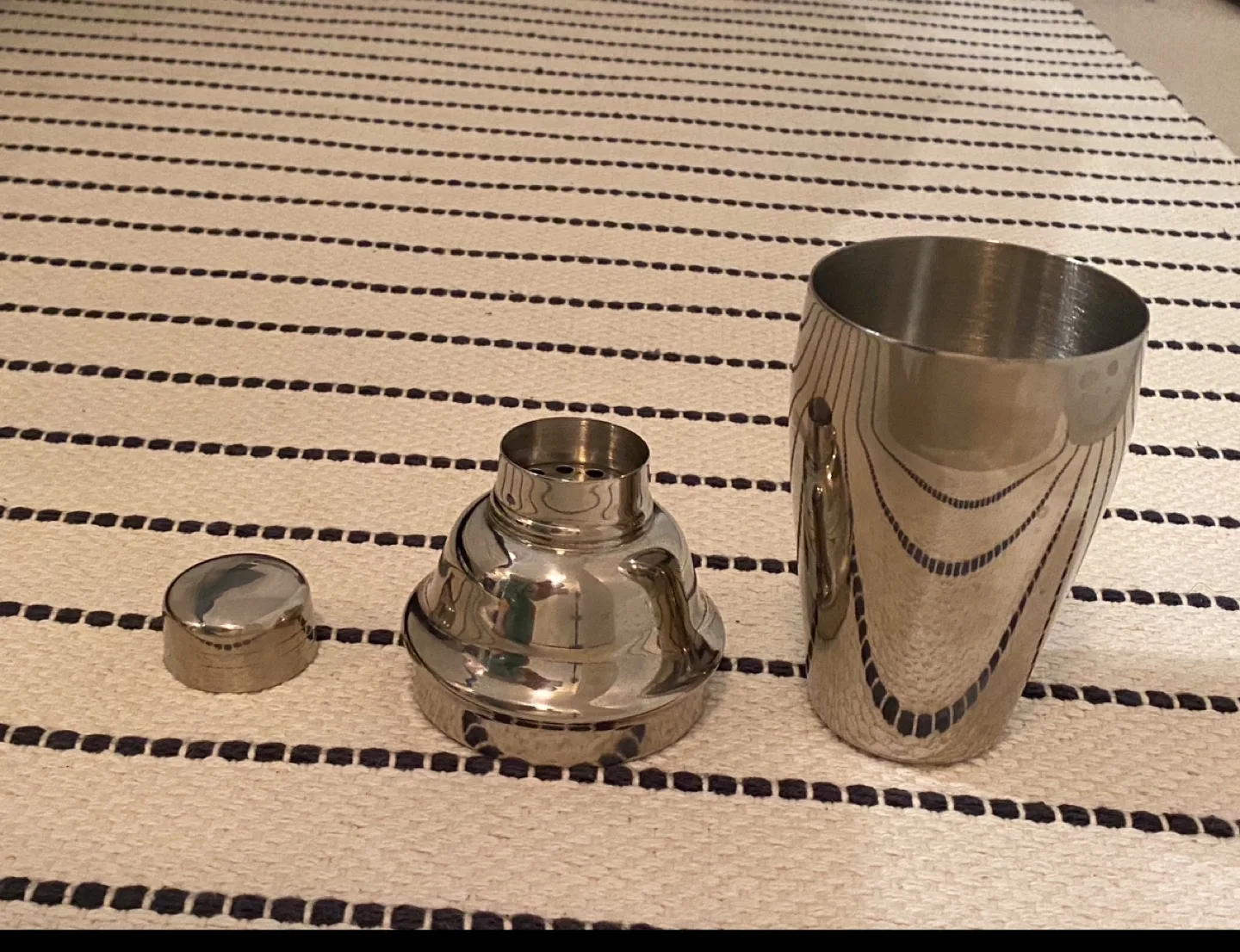 Stainless Steel Cocktail Shaker image indicator(2)