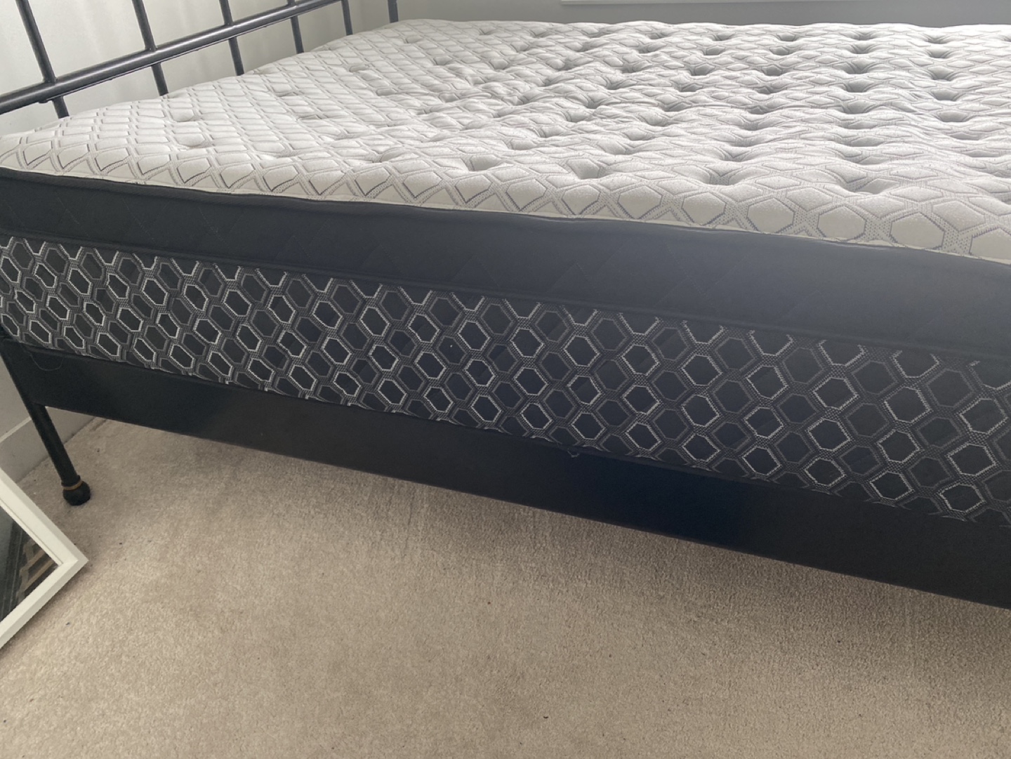 Sealy Queen Size Mattress - photo 2