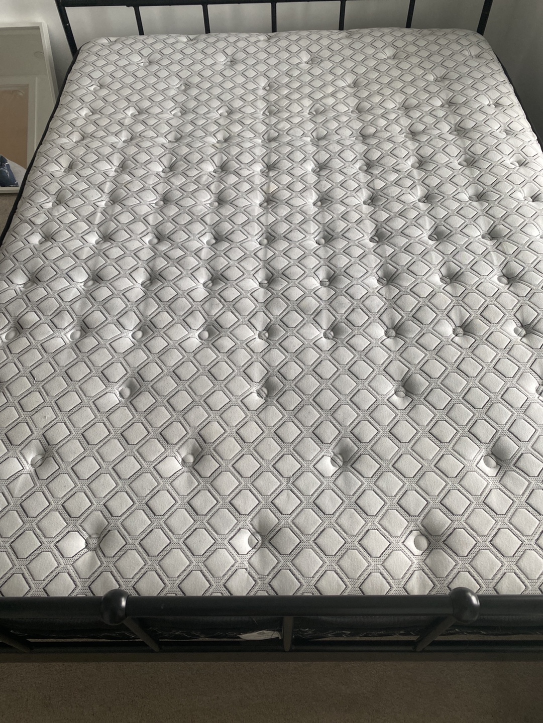 Sealy Queen Size Mattress - photo 3