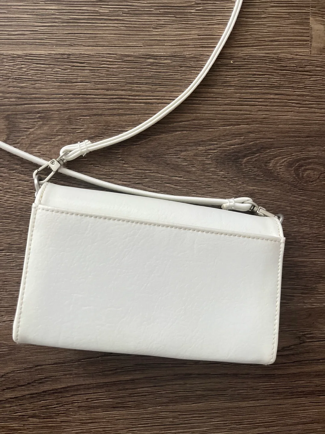 Matt & Nat White Crossbody Bag image indicator(3)