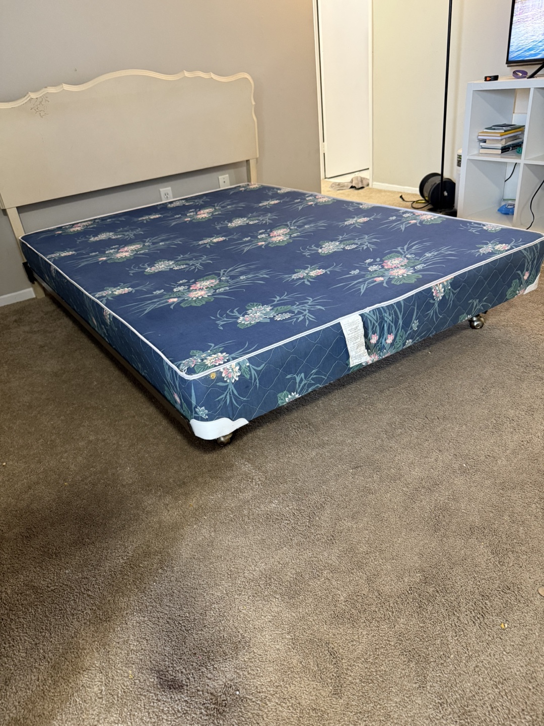 Queen Size Bed Frame with Box Spring - photo 5