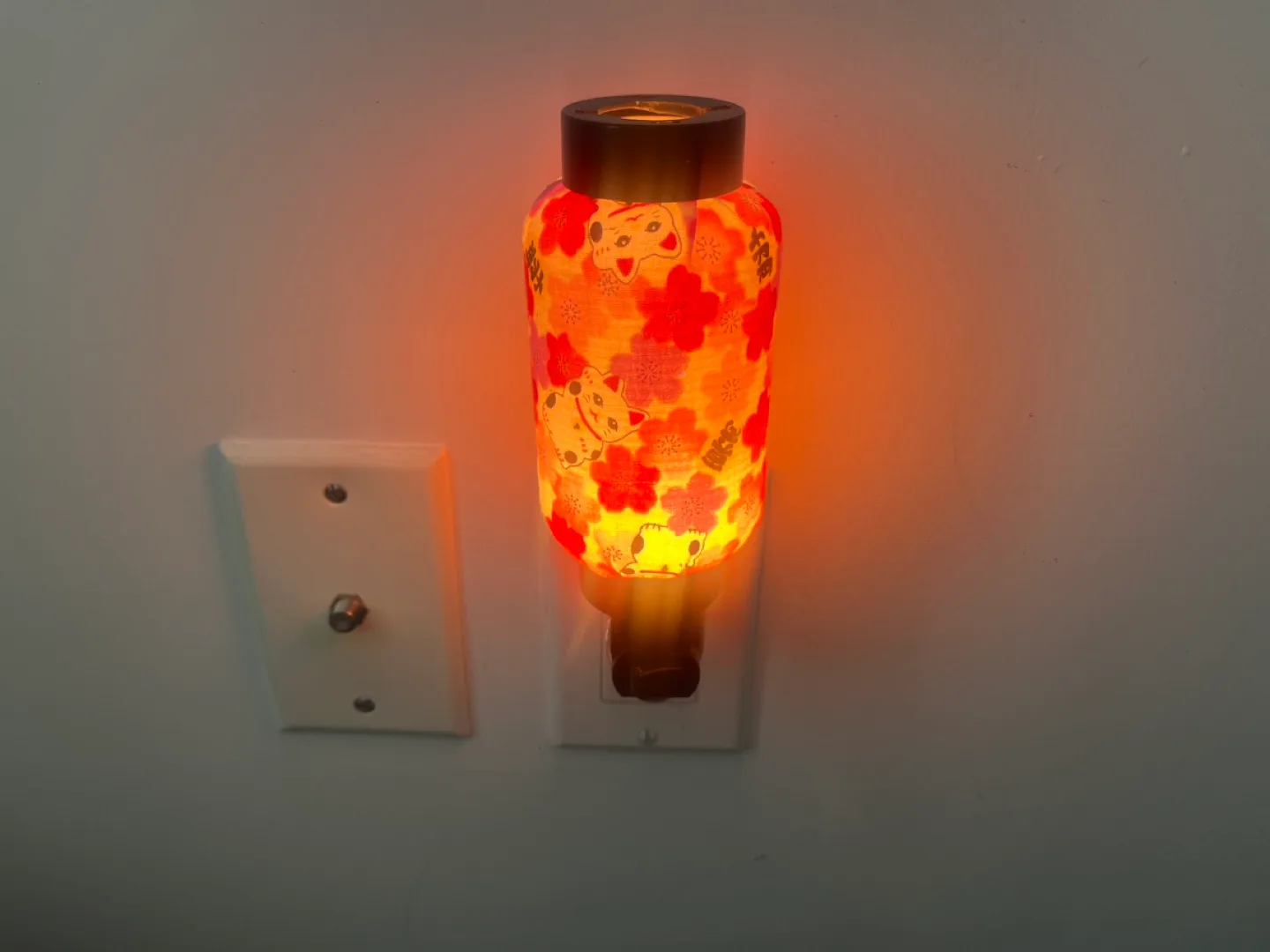 Adorable Maneki-Neko Night Light image indicator(2)