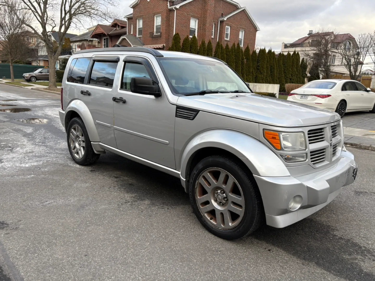 2008 Dodge Nitro SUV image indicator(2)
