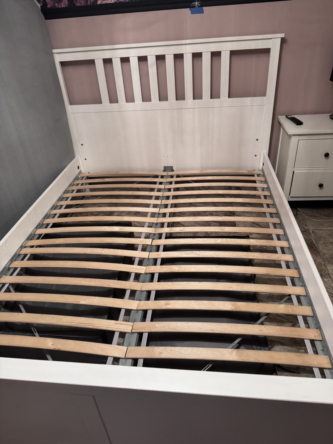 IKEA HEMNES Queen Bed Frame - White - photo 4