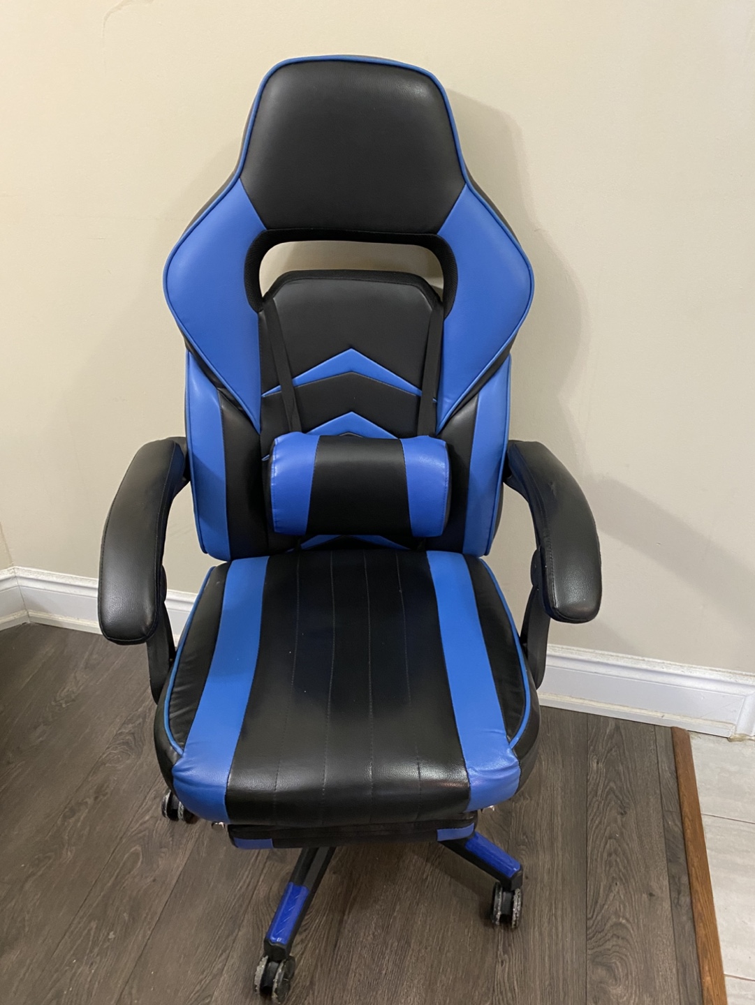 Gaming Chair with Footrest - Blue and Black