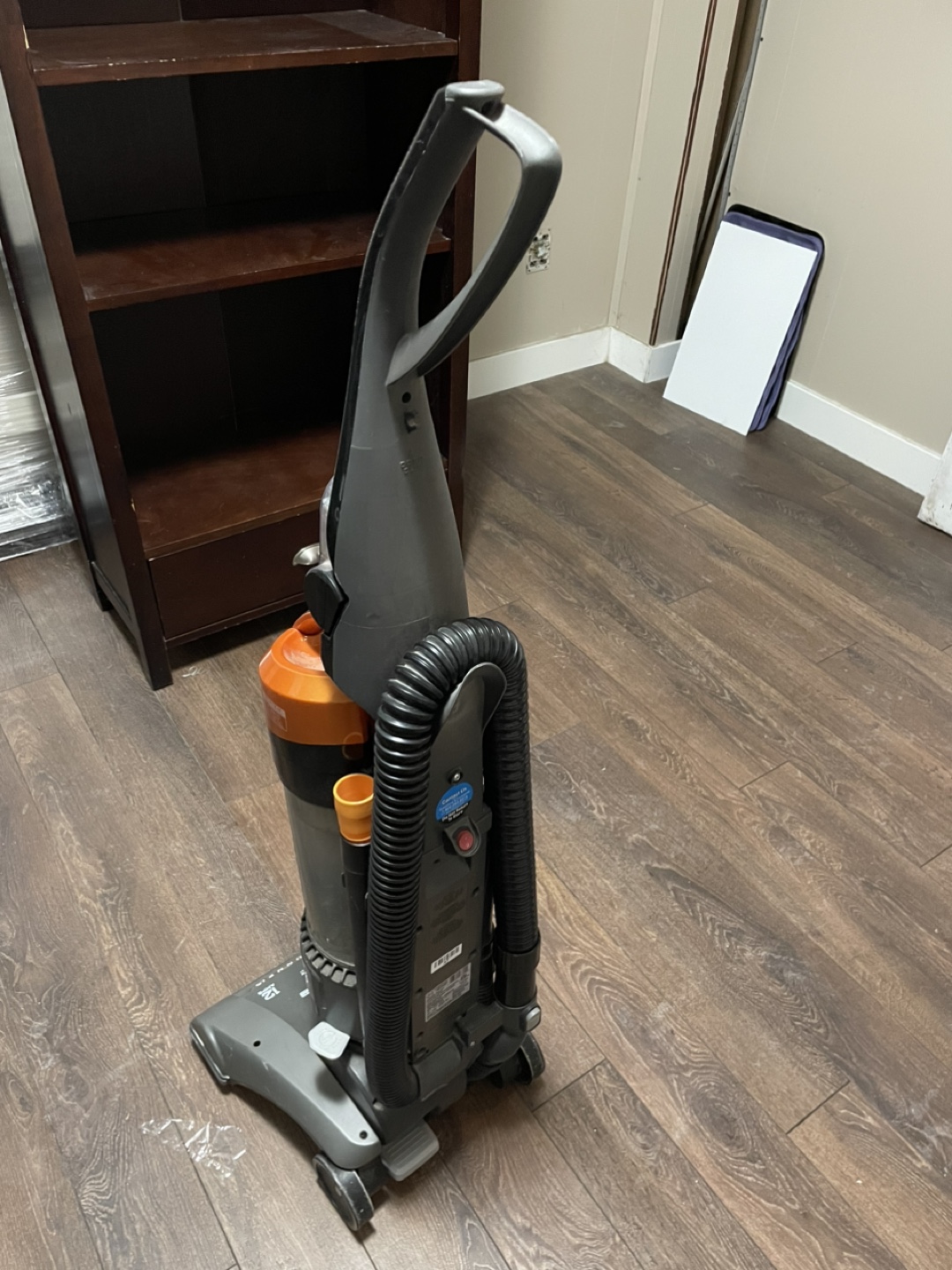 Hoover WindTunnel Rewind Vacuum Cleaner - photo 3