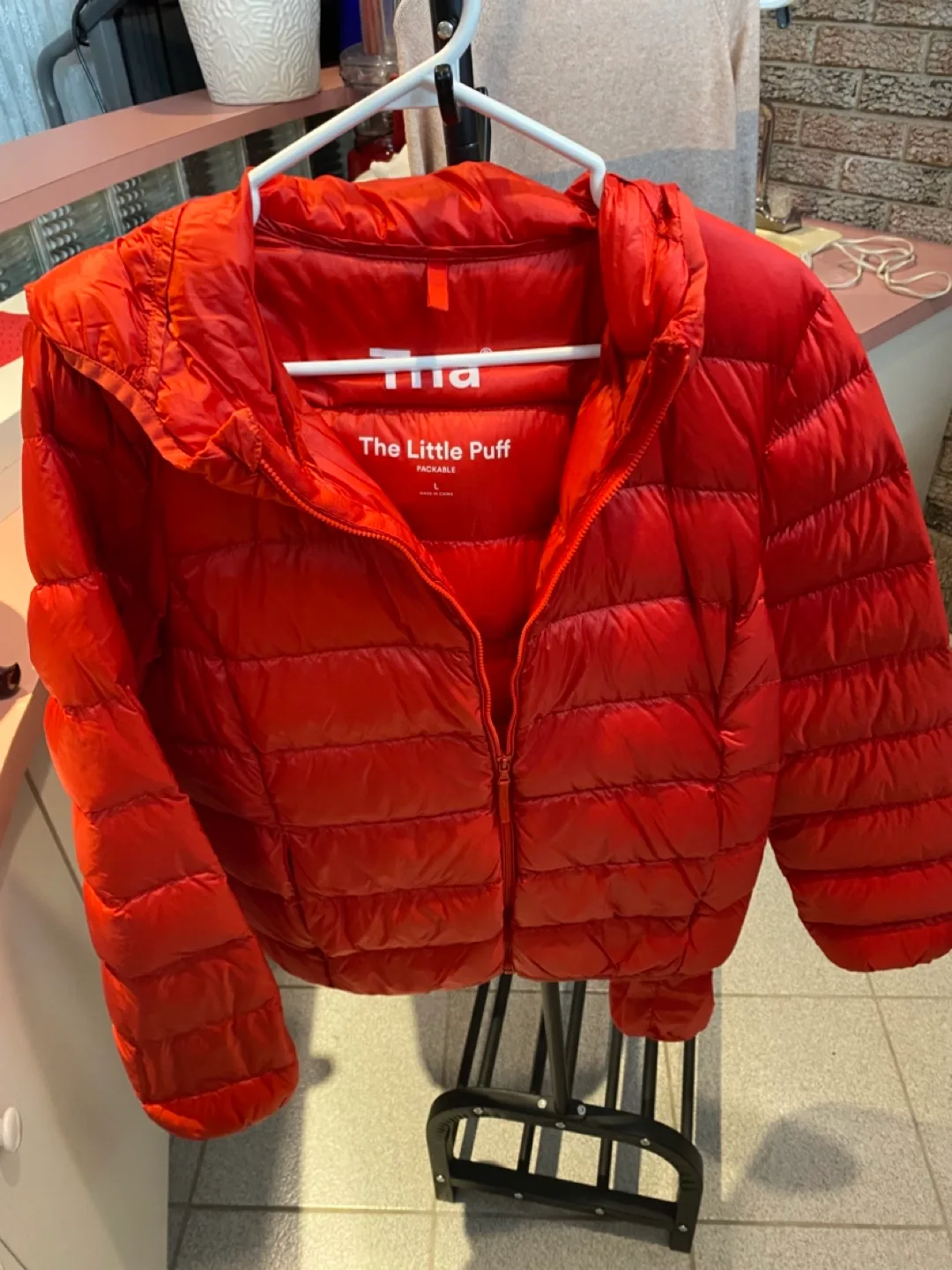 Red Puffer Jacket - image indicator(2)