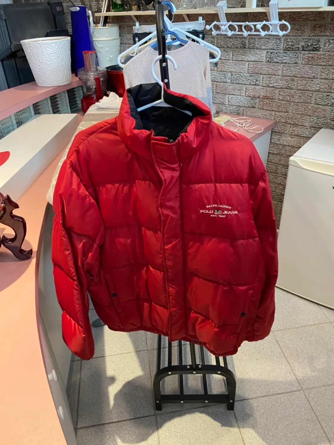 Red Puffer Jacket - image indicator(3)