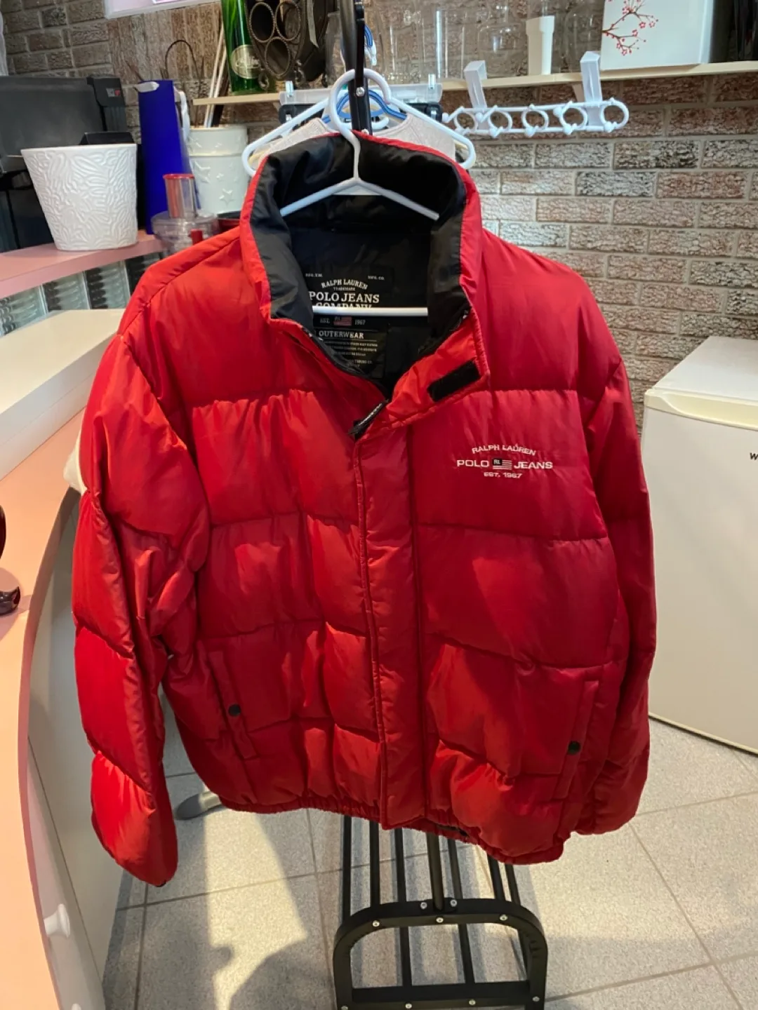 Red Puffer Jacket - image indicator(4)