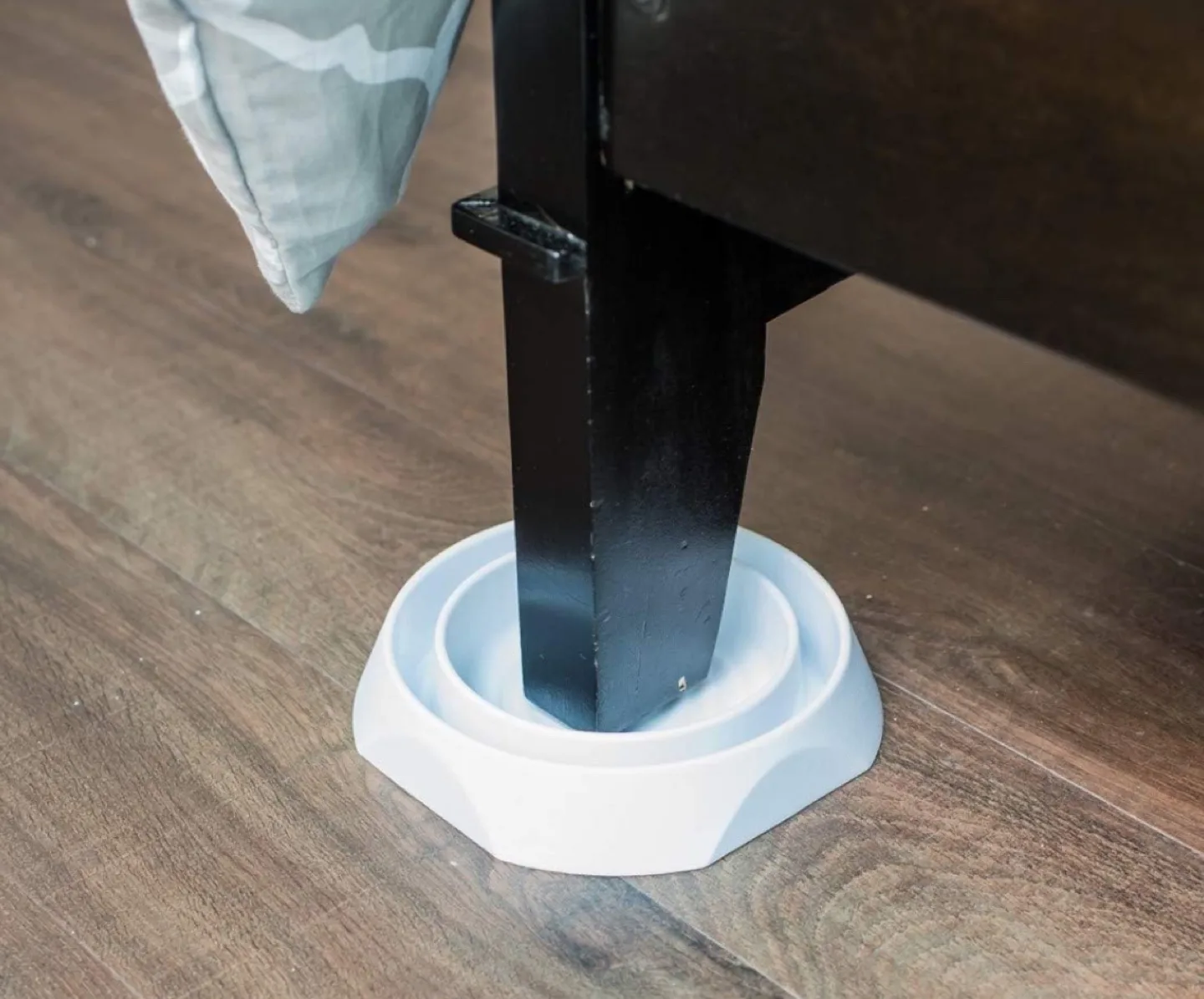 New EcoPest Supply Bug Blocker Pro Interceptor Traps - 8 Pack image indicator(5)