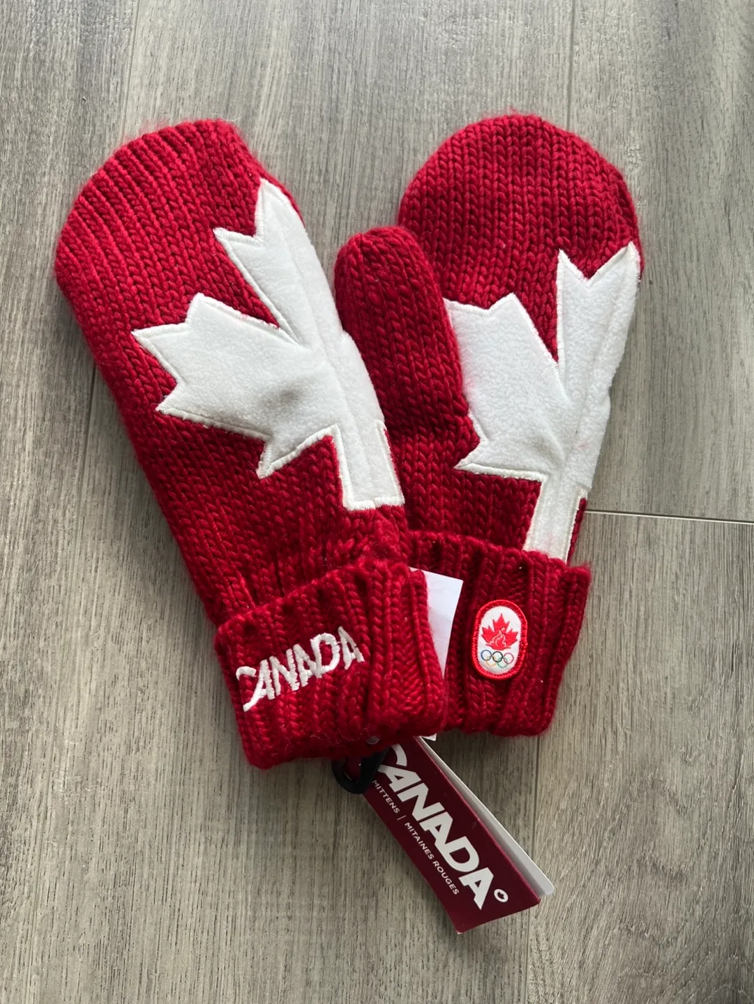 Olympic Canada Red Mittens one size image indicator(3)