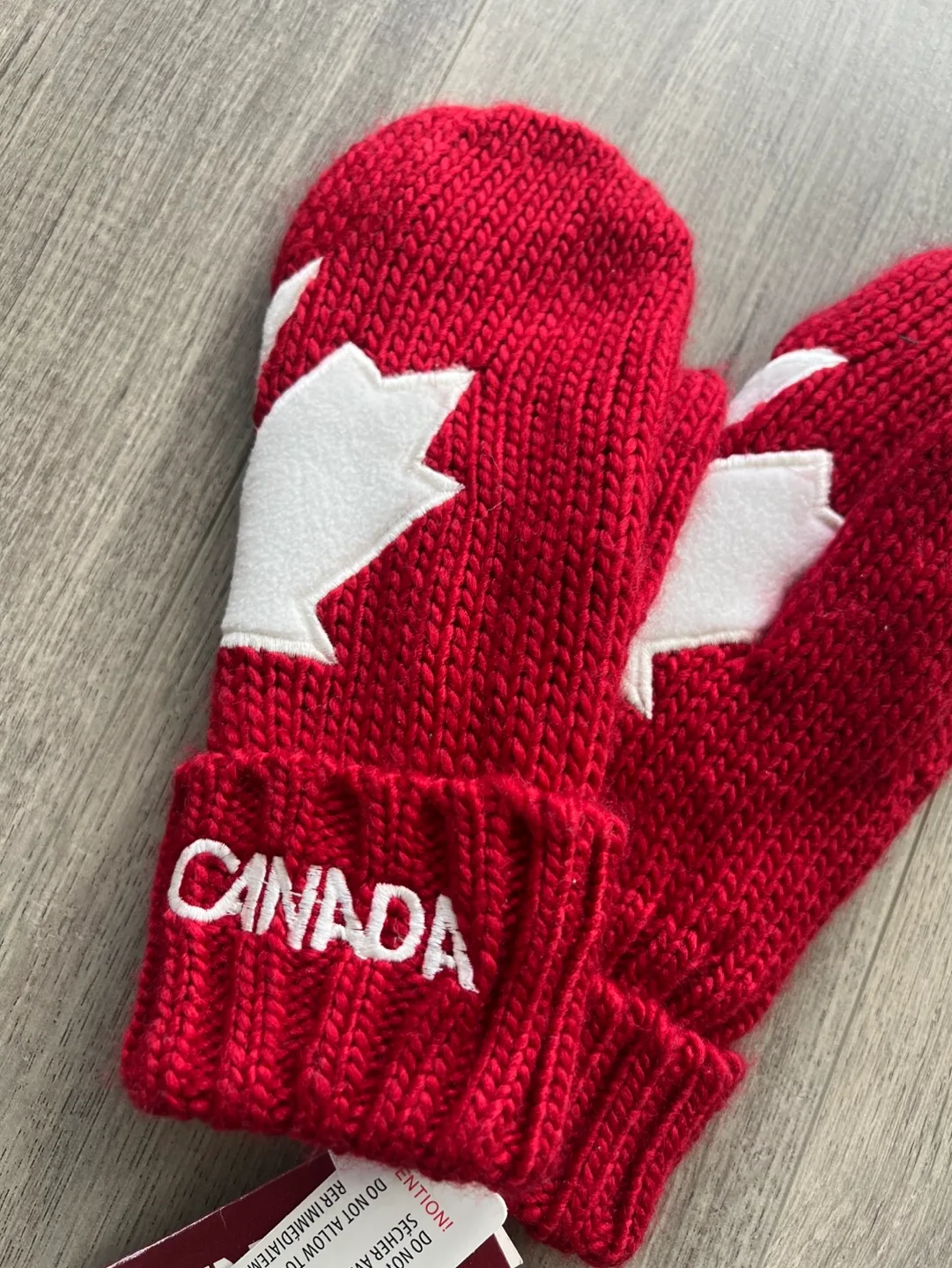 Olympic Canada Red Mittens one size image indicator(2)