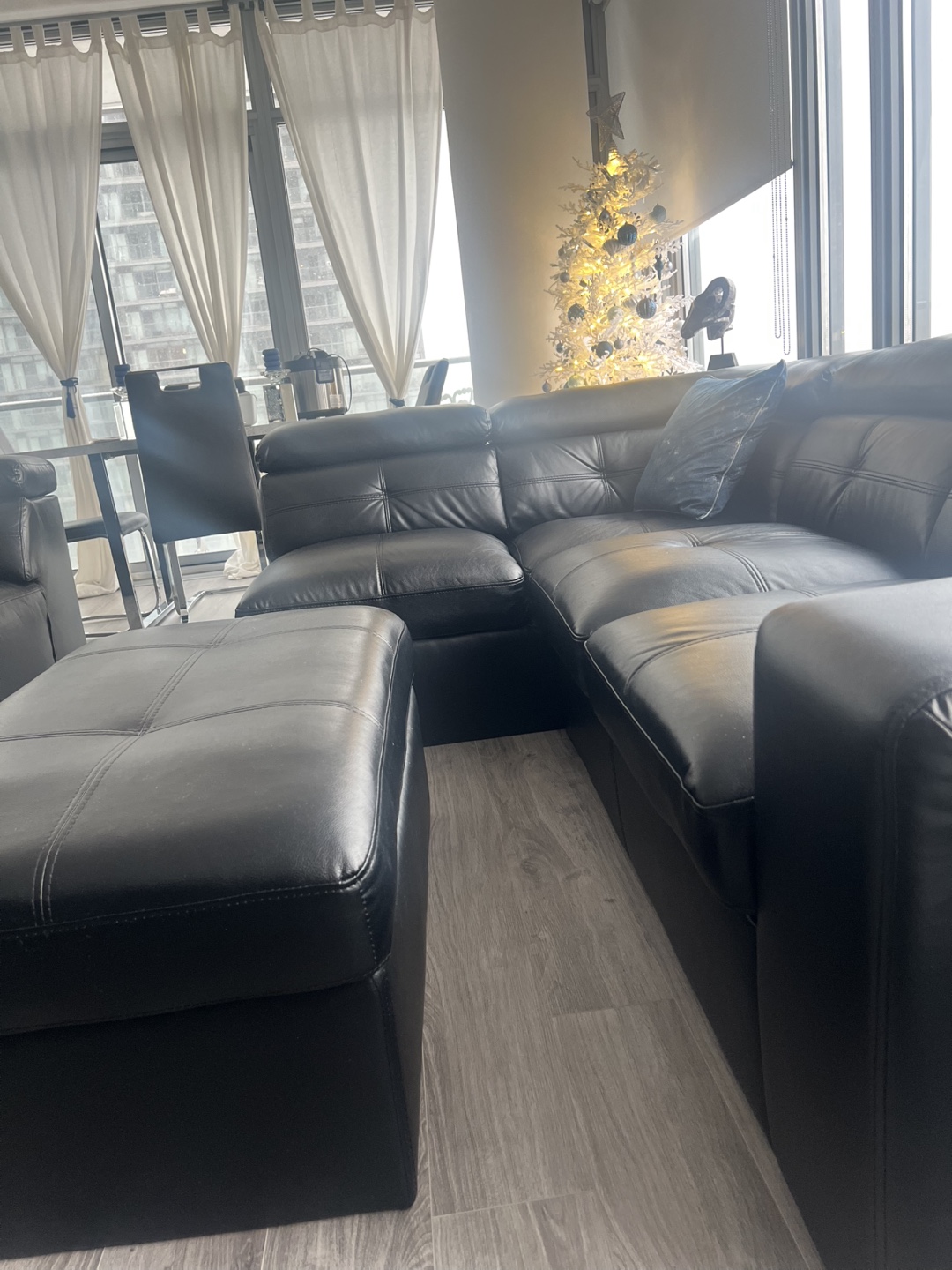 Black Leather Sectional Sofa with Ottoman - photo 3