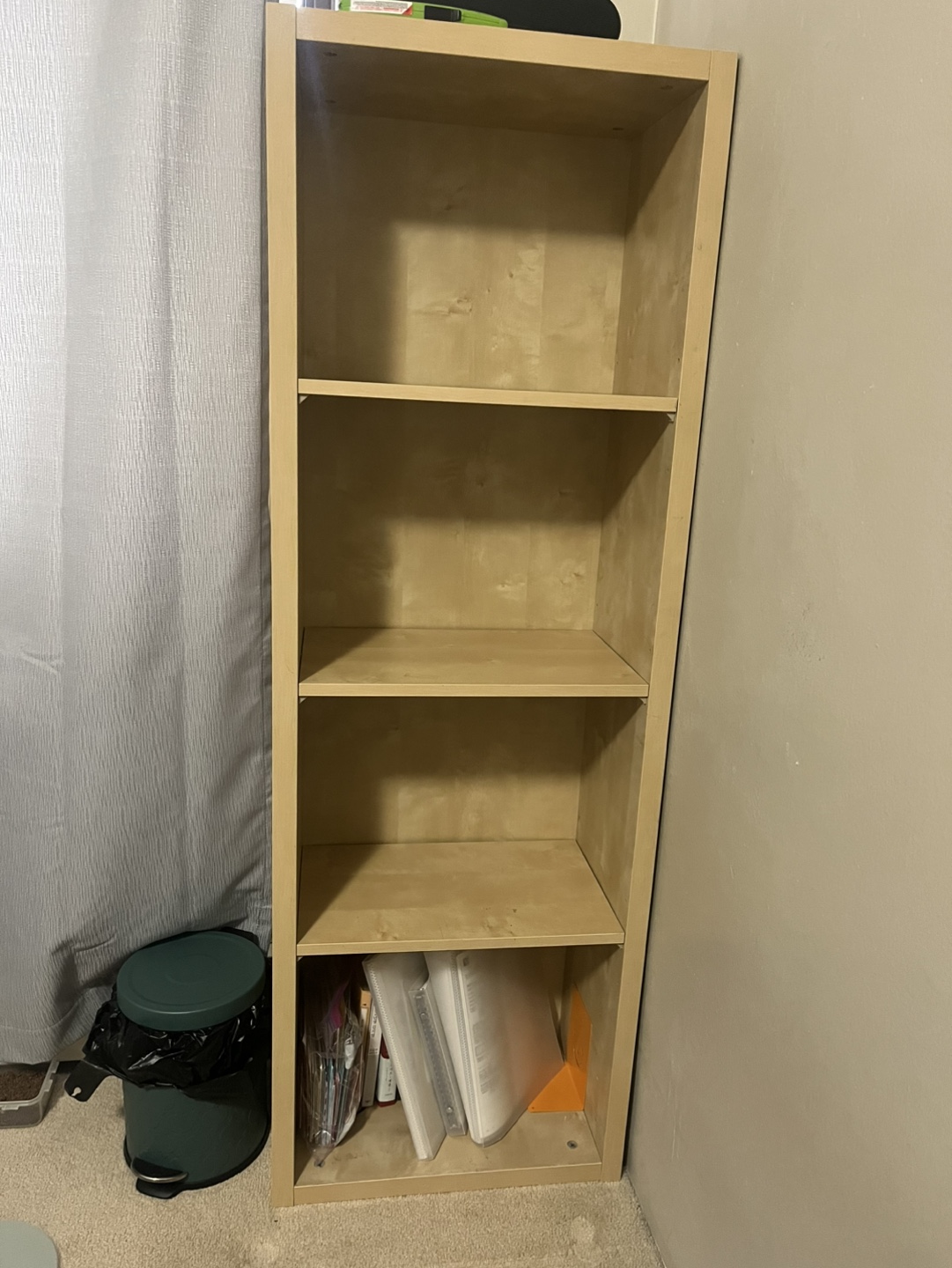 Four-shelf bookcase - Excellent condition