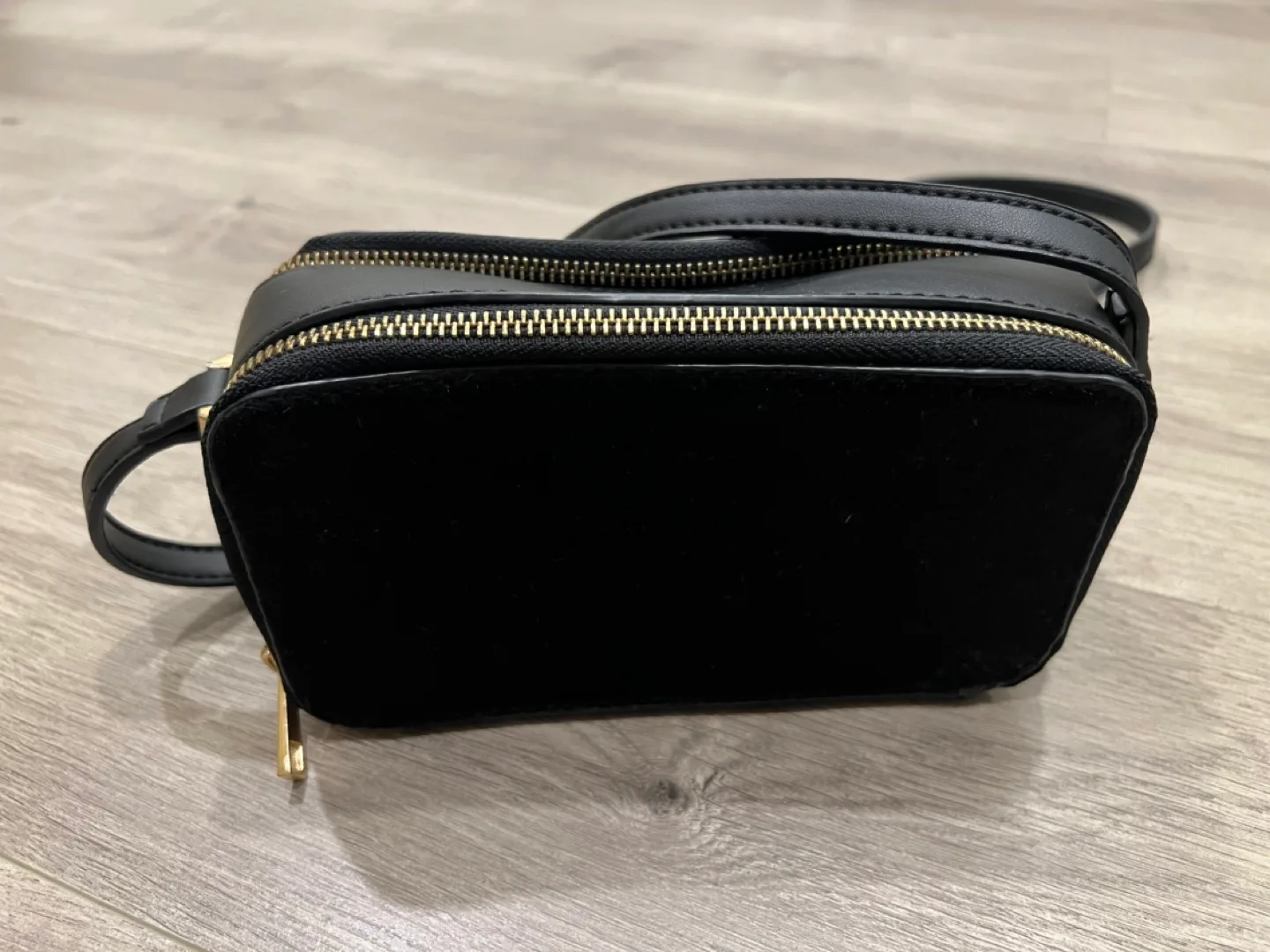 Black Crossbody Bag image indicator(6)