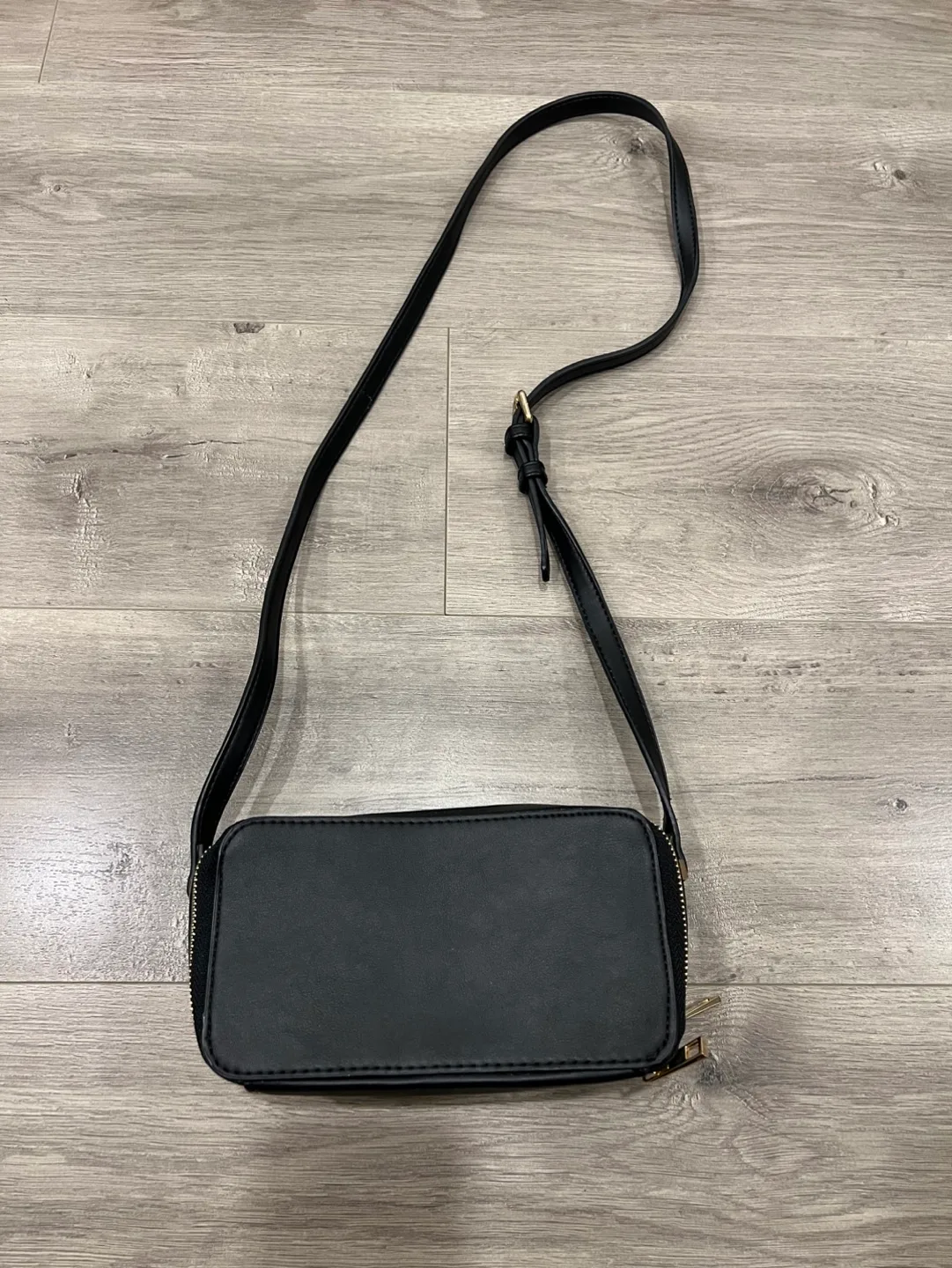 Black Crossbody Bag image indicator(2)