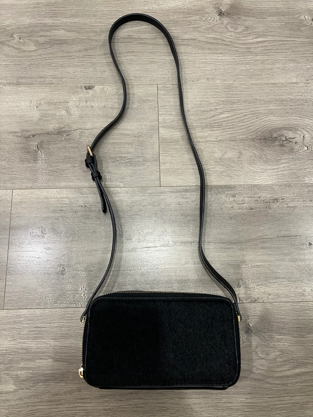 Black Crossbody Bag image indicator(3)