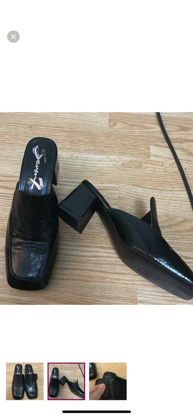 Women's Black Leather Seven7 Meghan Mules image indicator(2)