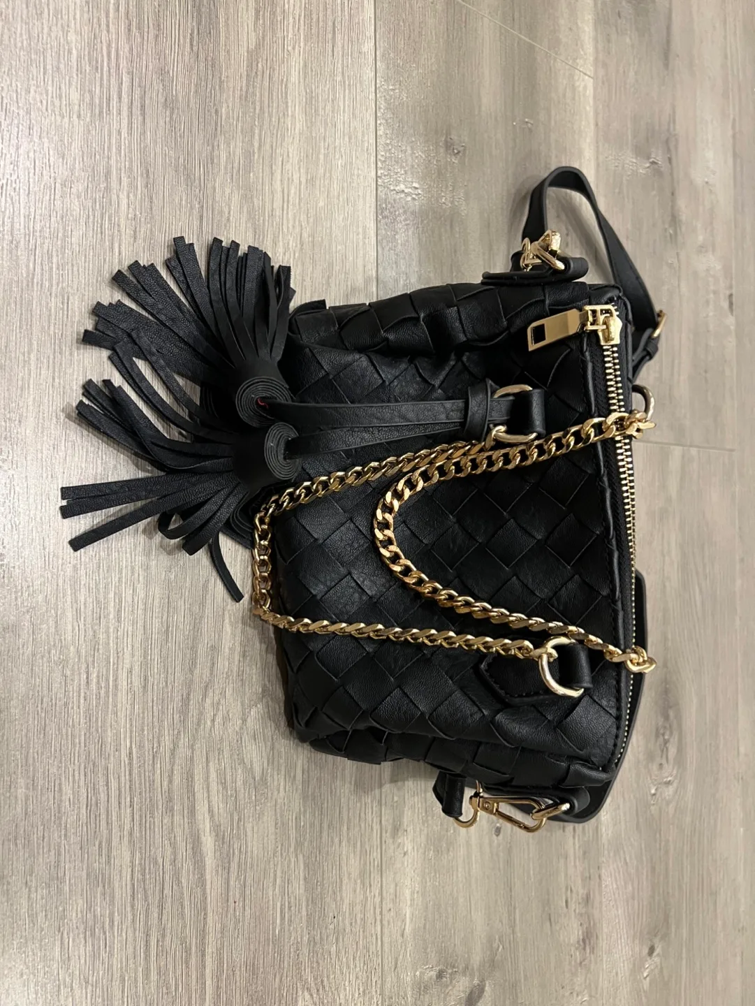 Black Woven Crossbody Bag with Gold Chain Strap image indicator(2)