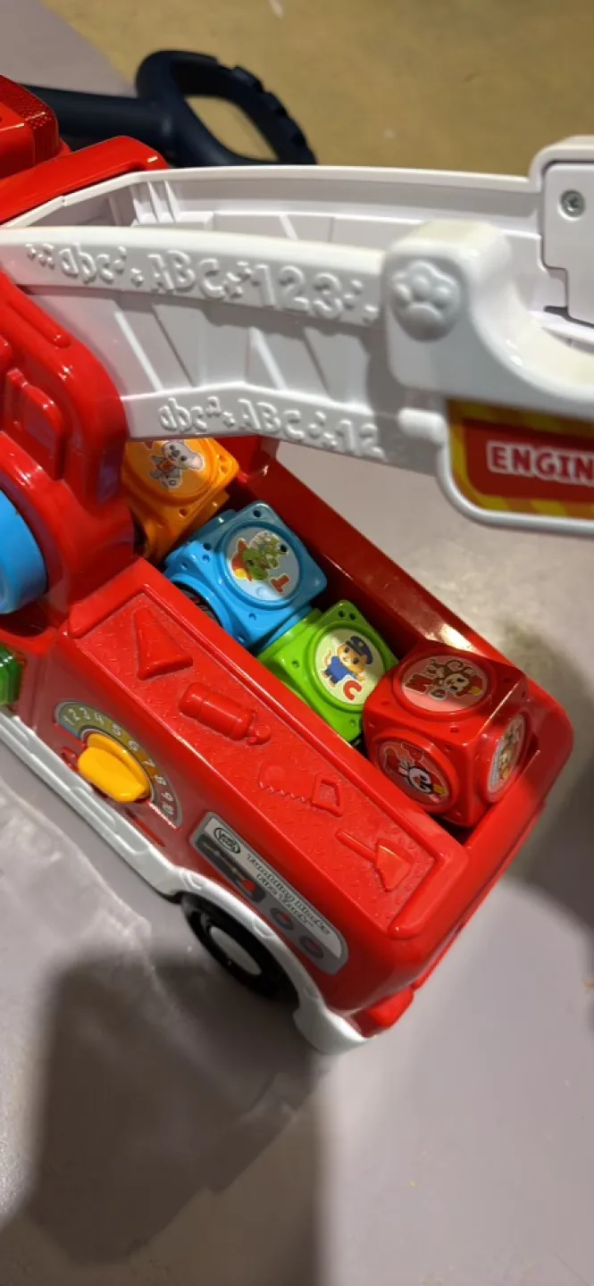 VTech Fire Truck with ABC Blocks image indicator(3)