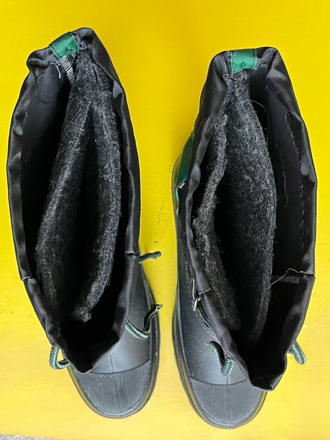 Winter Boots with Inner Thermal Lining - Size 8 image indicator(3)