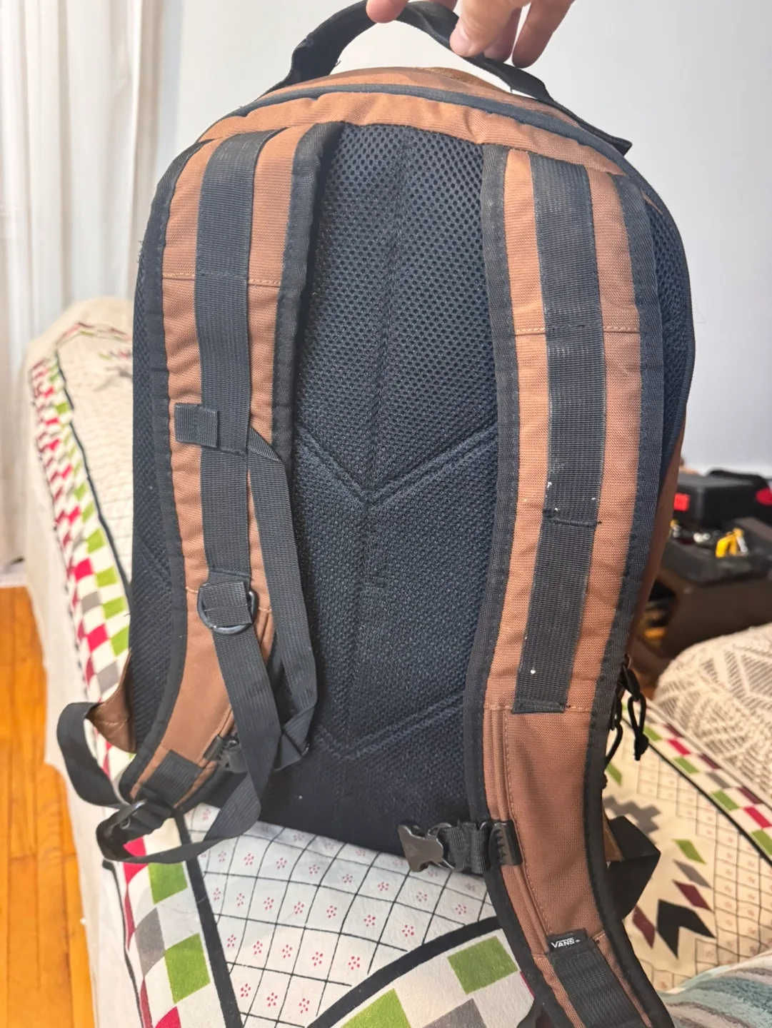 Brown Vans backpack image indicator(2)