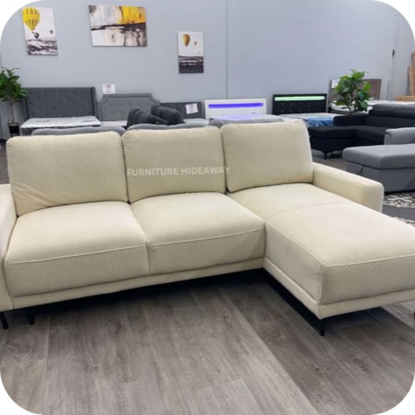 🎉CLEARANCE SALE: FLOOR MODEL SECTIONAL COUCH⚡️ - photo 3