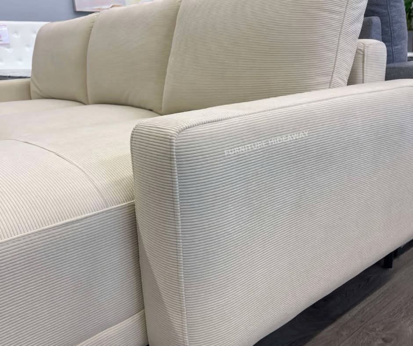🎉CLEARANCE SALE: FLOOR MODEL SECTIONAL COUCH⚡️