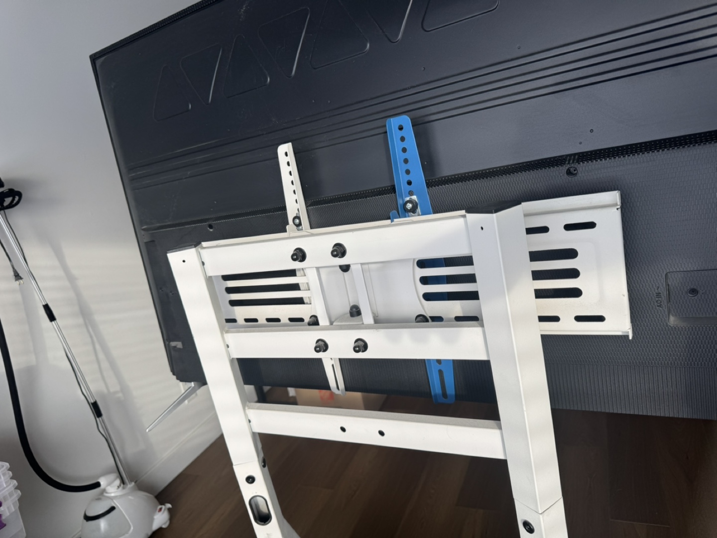 FITUEYES Modern Design TV Stand for 43-75 inch TVs - photo 5