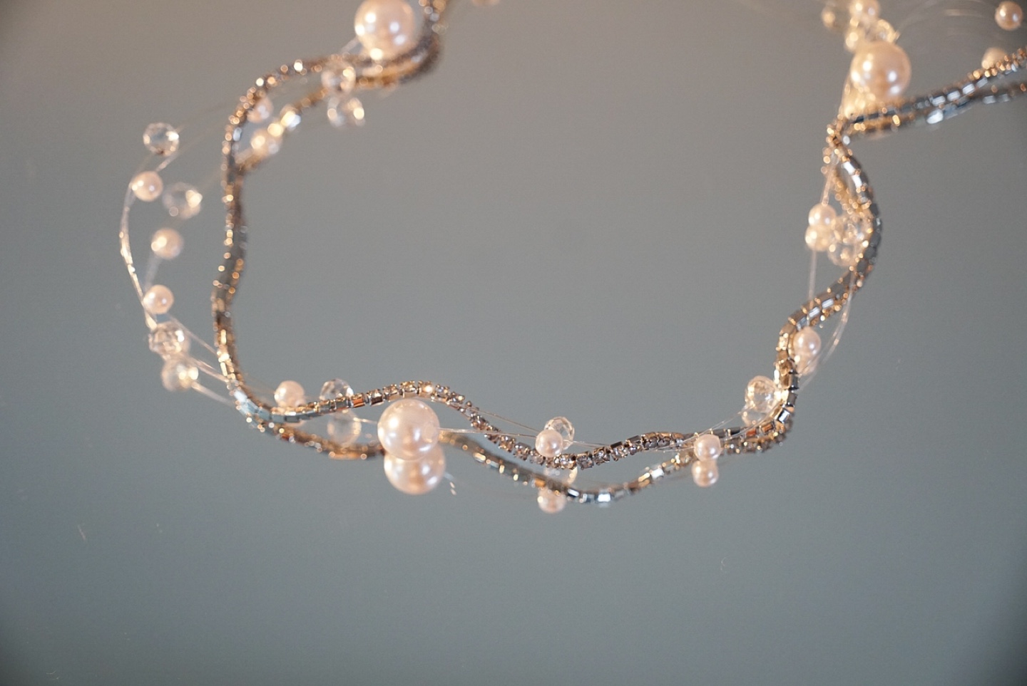 Elegant Pearl and Crystal Necklace - photo 2