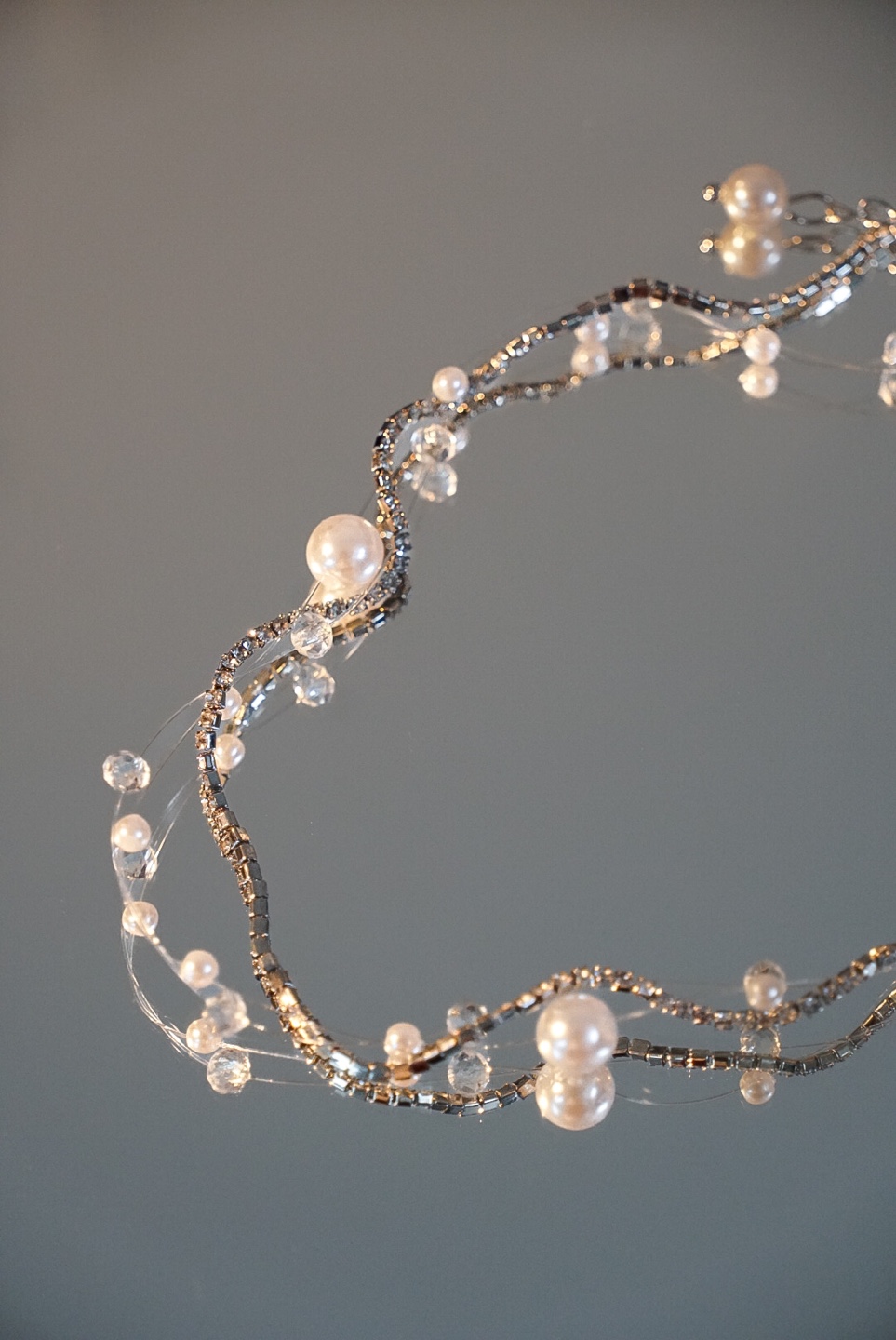 Elegant Pearl and Crystal Necklace